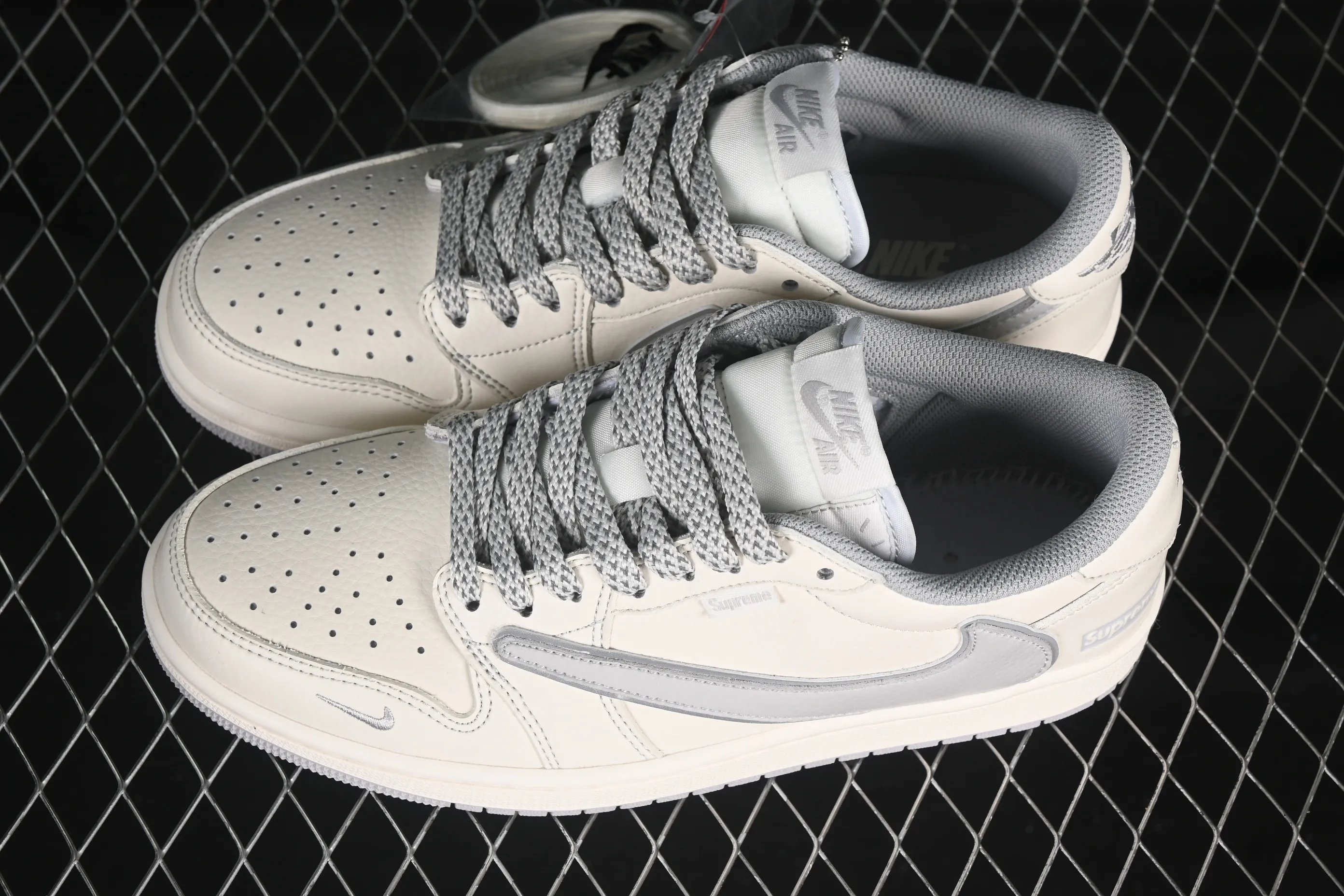 All categories Air Jordan Jordan series basketball shoes Air Jordan 1 Low high-end customized low-top sneakers Travis Scott x Fragment Design x Air Jordan 1 Low OG SP AJ1 joint undercut low-top cultural casual sneakers DH0223-322